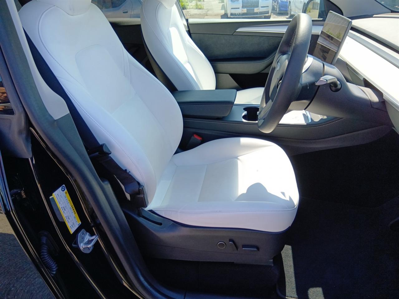 2023 Tesla Model Y AWD Performance