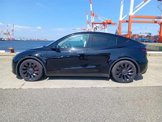 2023 Tesla Model Y AWD Performance