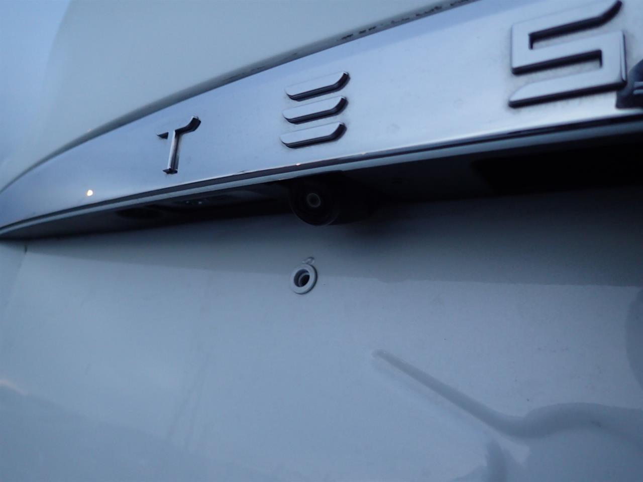 2017 Tesla Model S 75 Facelift