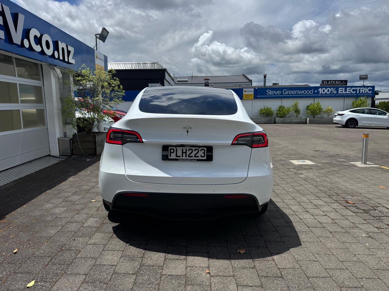 2022 Tesla Model Y REAR WHEEL DRIVE 60K