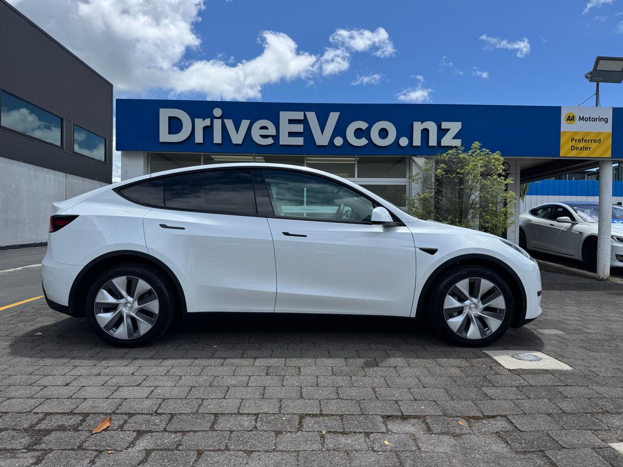 2022 Tesla Model Y REAR WHEEL DRIVE 60K