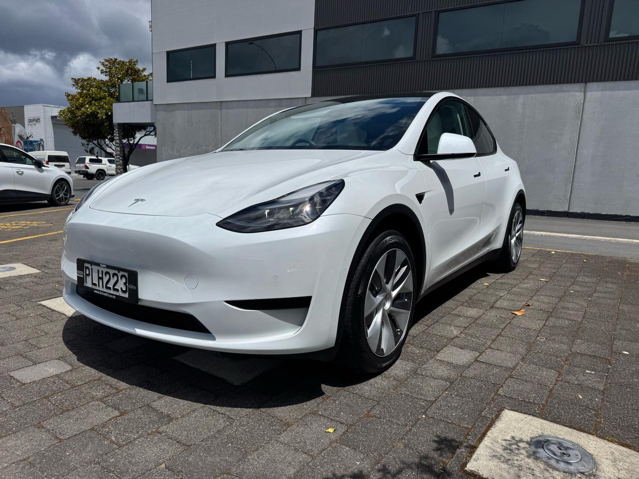 2022 Tesla Model Y REAR WHEEL DRIVE 60K