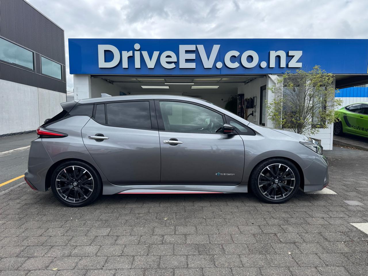 2018 Nissan LEAF VIVNE 50kWh Nismo