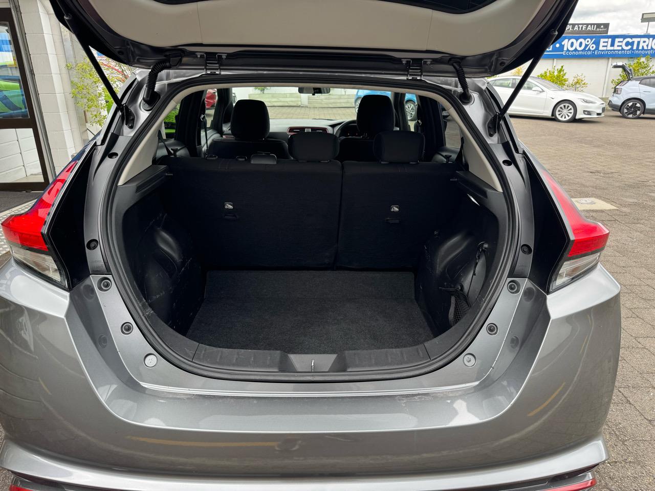 2018 Nissan LEAF VIVNE 50kWh Nismo