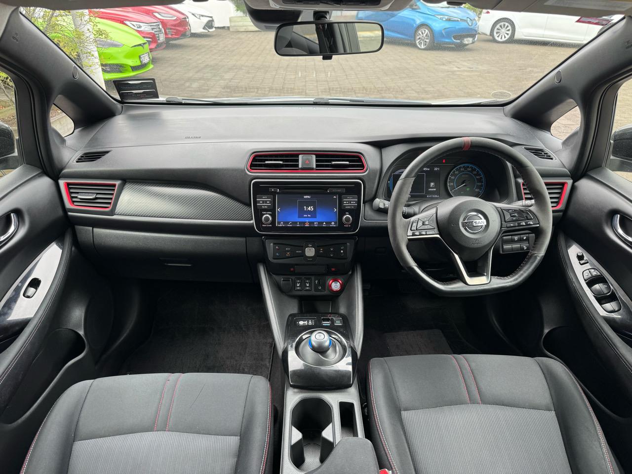 2018 Nissan LEAF VIVNE 50kWh Nismo