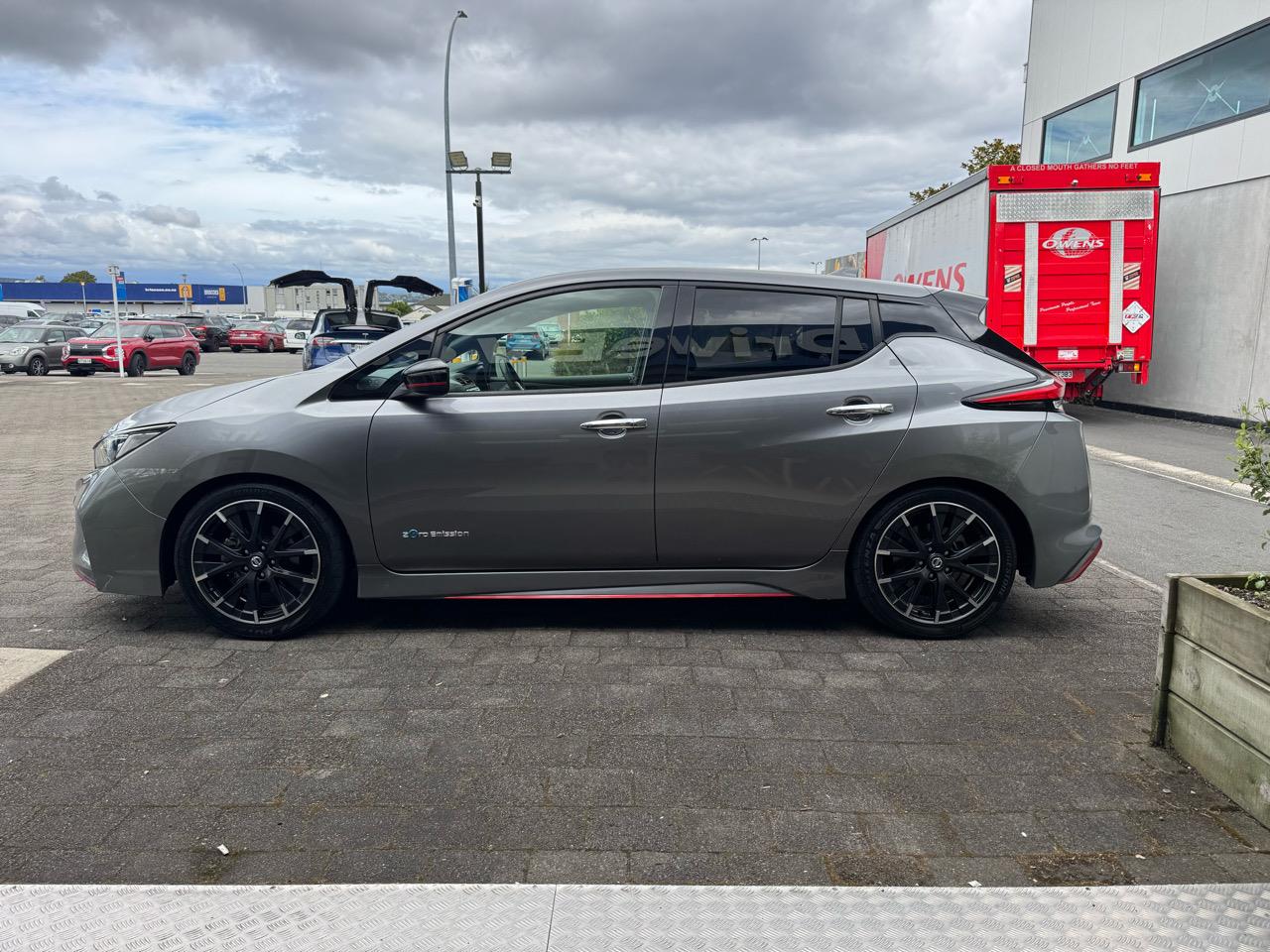 2018 Nissan LEAF VIVNE 50kWh Nismo