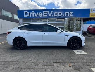 2021 Tesla Model 3 SR + Refresh LFP