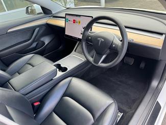 2021 Tesla Model 3 SR + Refresh LFP