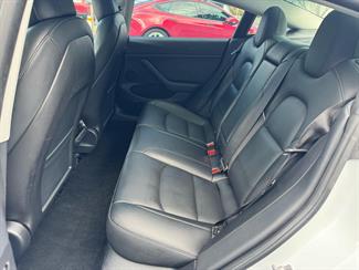 2021 Tesla Model 3 SR + Refresh LFP