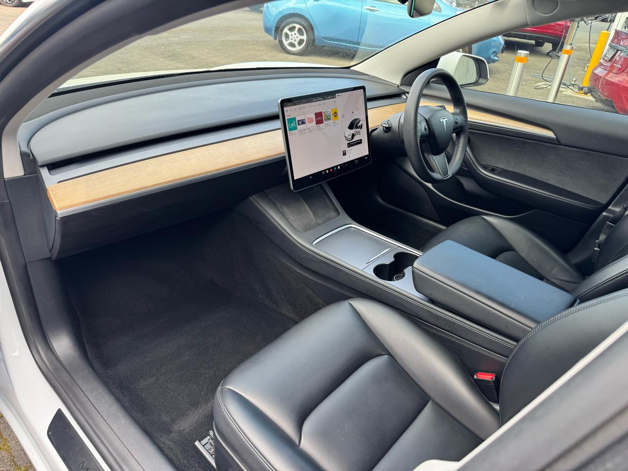 2021 Tesla Model 3 SR + Refresh LFP