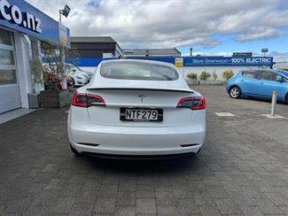 2021 Tesla Model 3 SR + Refresh LFP