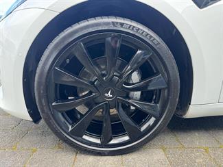 2021 Tesla Model 3 SR + Refresh LFP