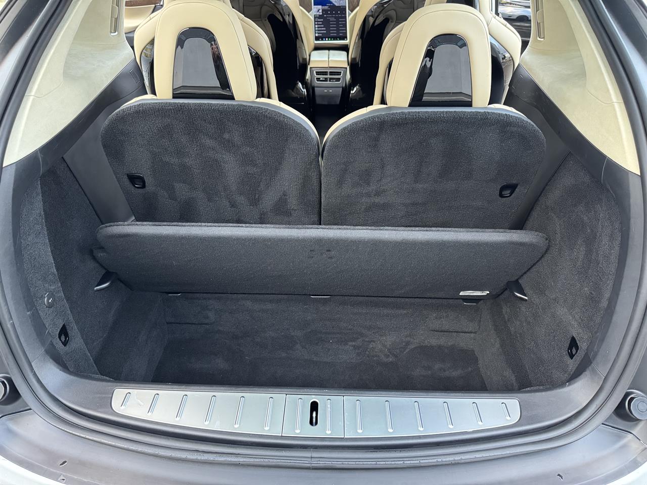 2017 Tesla Model X 90D 6 Seat
