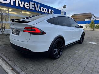 2017 Tesla Model X 90D 6 Seat
