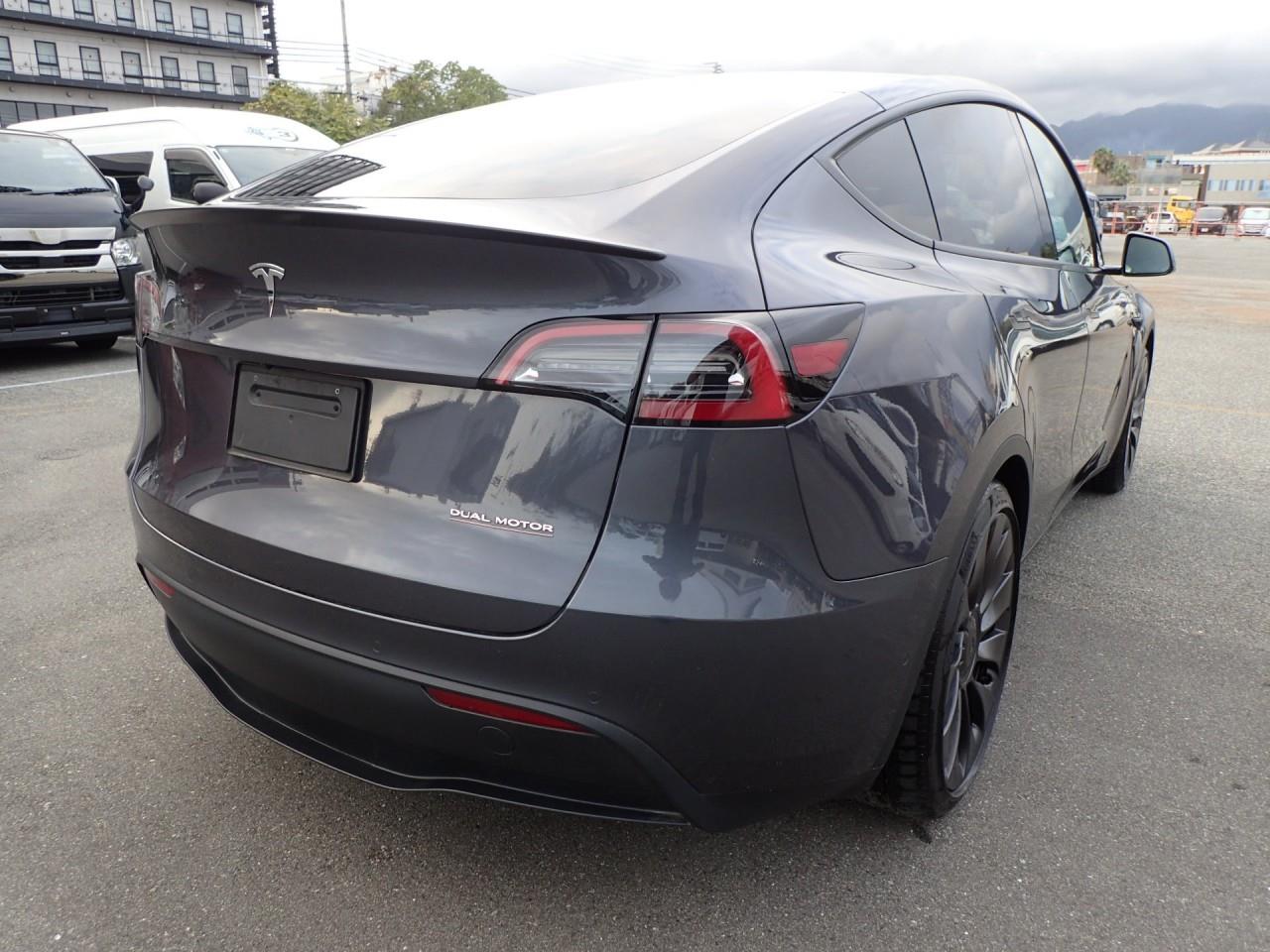 2023 Tesla Model Y AWD Performance