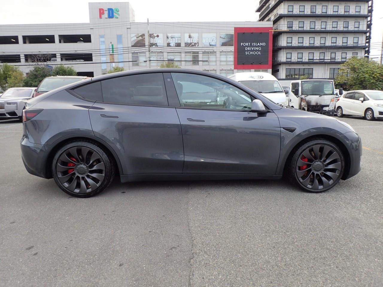 2023 Tesla Model Y AWD Performance