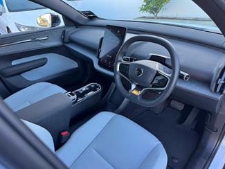 2024 Volvo EX30 Extended Range 69kWh