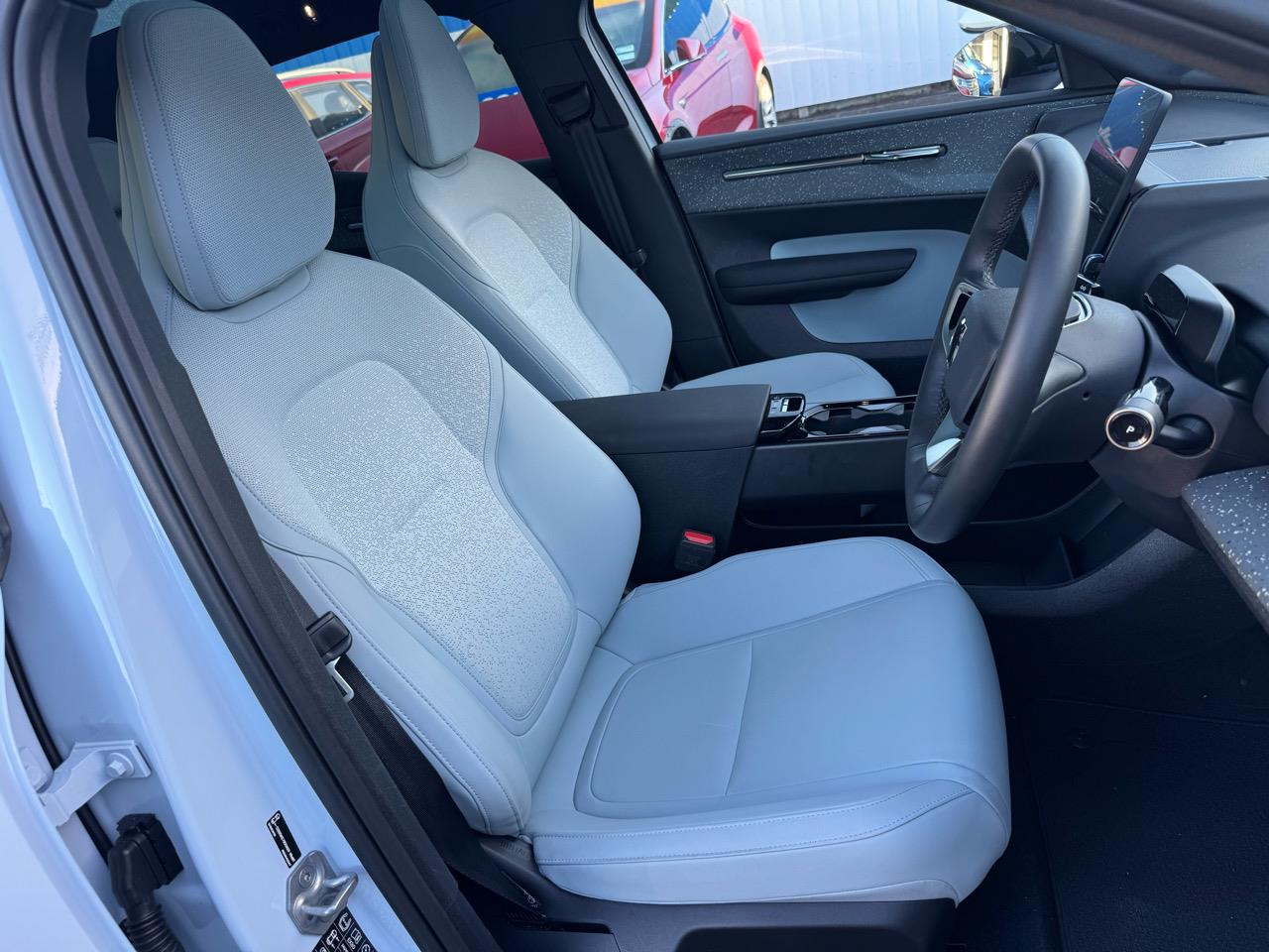 2024 Volvo EX30 Extended Range 69kWh