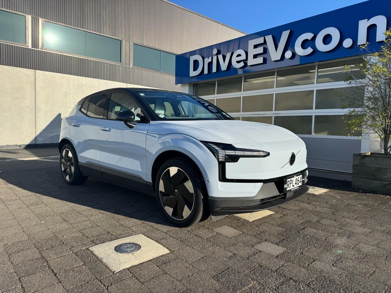 2024 Volvo EX30 Extended Range 69kWh