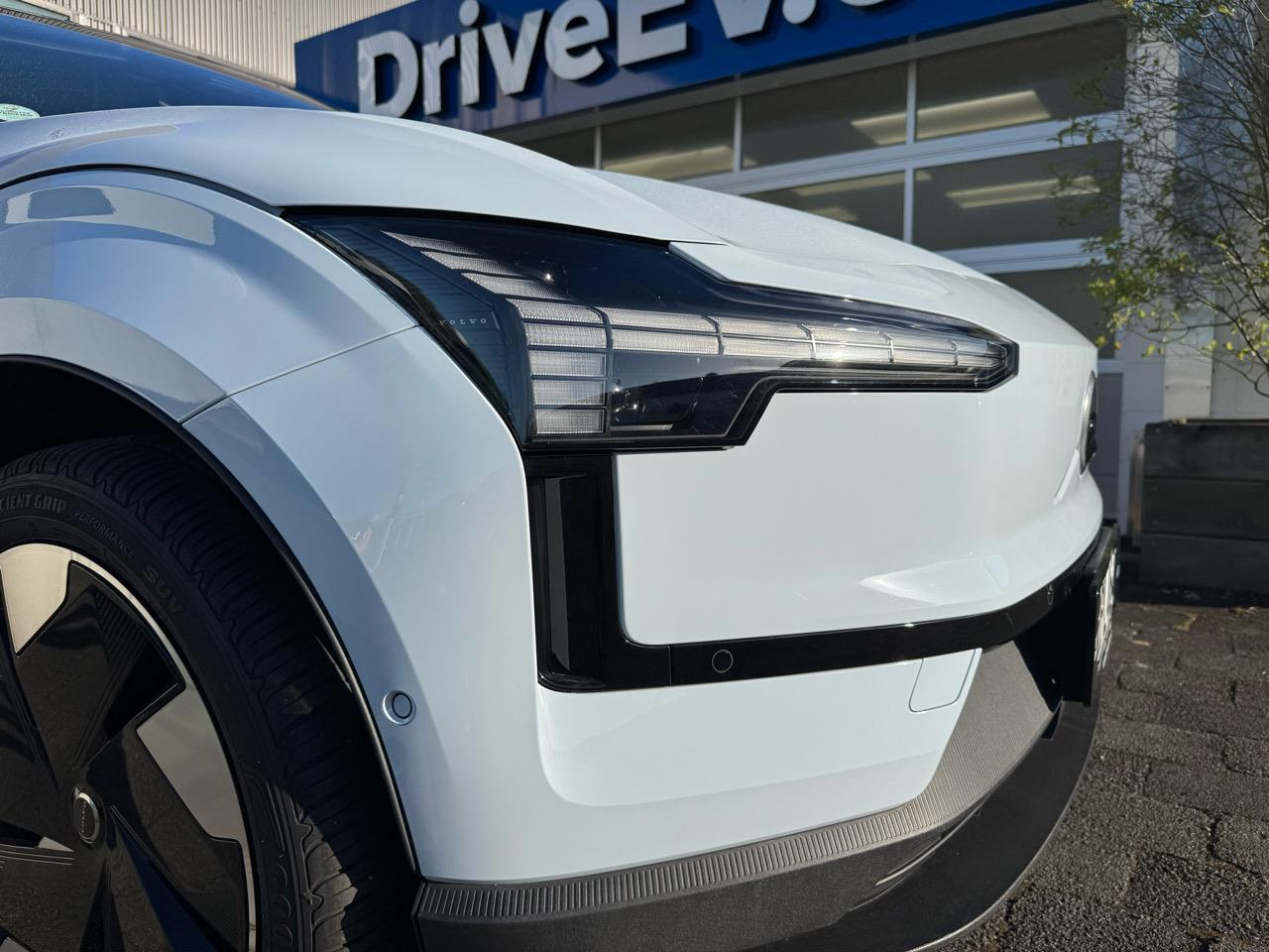 2024 Volvo EX30 Extended Range 69kWh