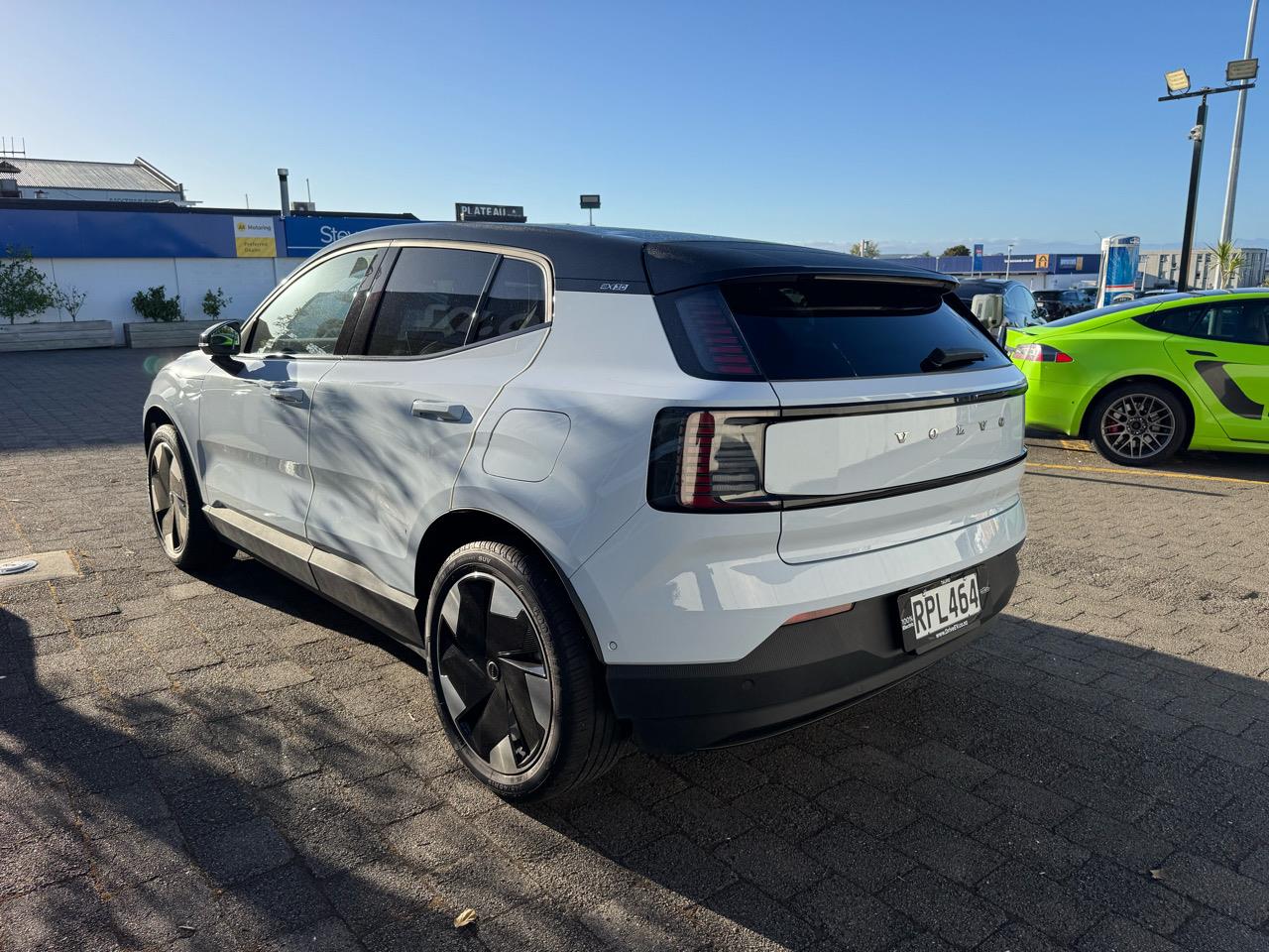 2024 Volvo EX30 Extended Range 69kWh