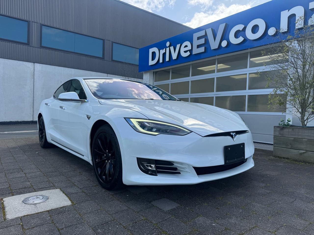 2016 Tesla Model S 90D AWD Facelift