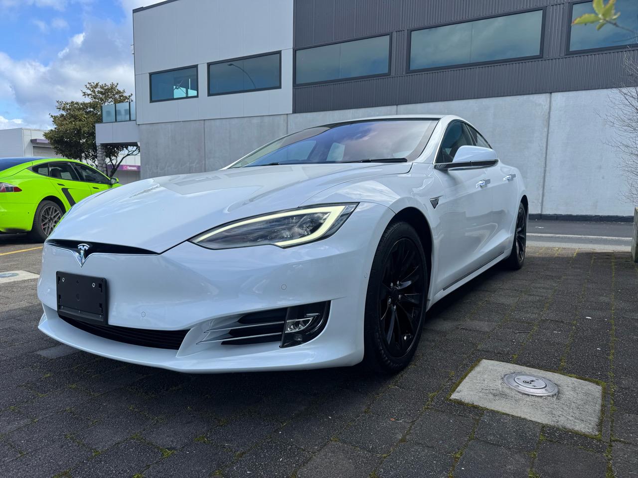 2016 Tesla Model S 90D AWD Facelift