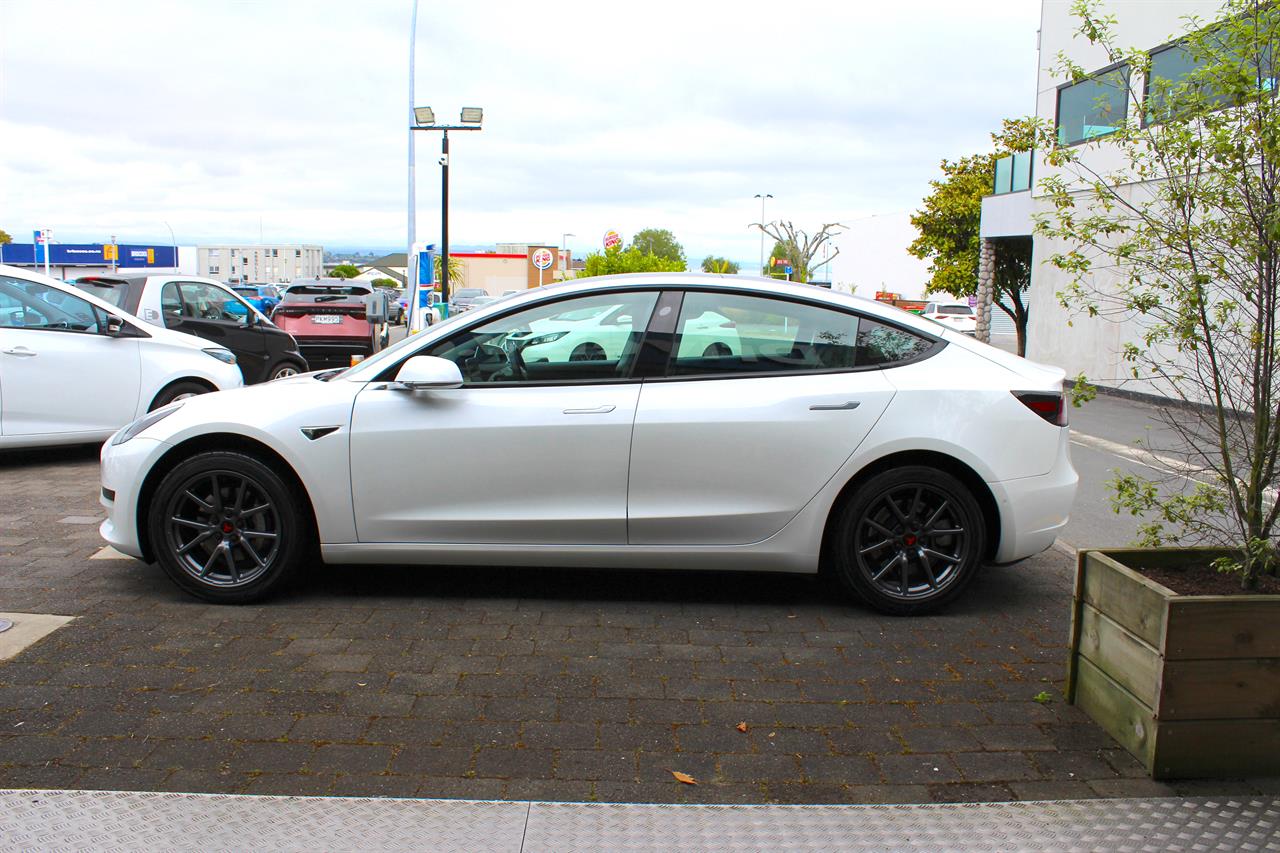2020 Tesla Model 3 Standard Range Plus